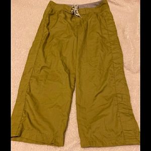 Patagonia water girl green Capri pants